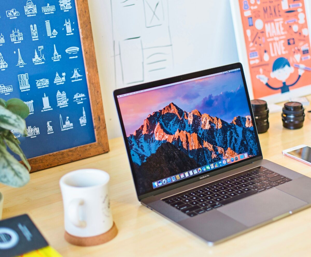 organized_laptop_file_management_software_small_business