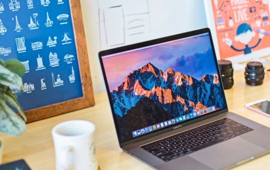 organized_laptop_file_management_software_small_business